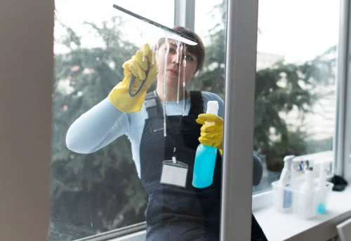 Nettoyage de vitres intérieures et extérieures à Kernascléden